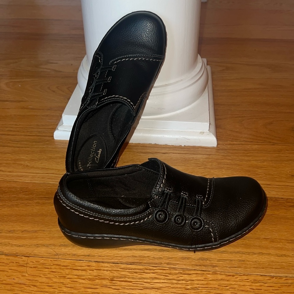 Like new Clarks black dress shoe 6 1/2